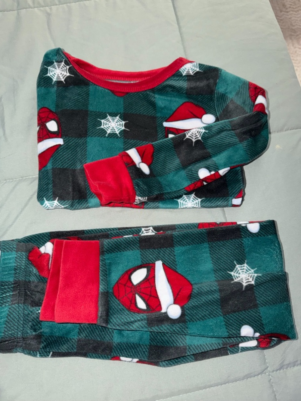 Spider-Man velour pajama set. Size 5t.